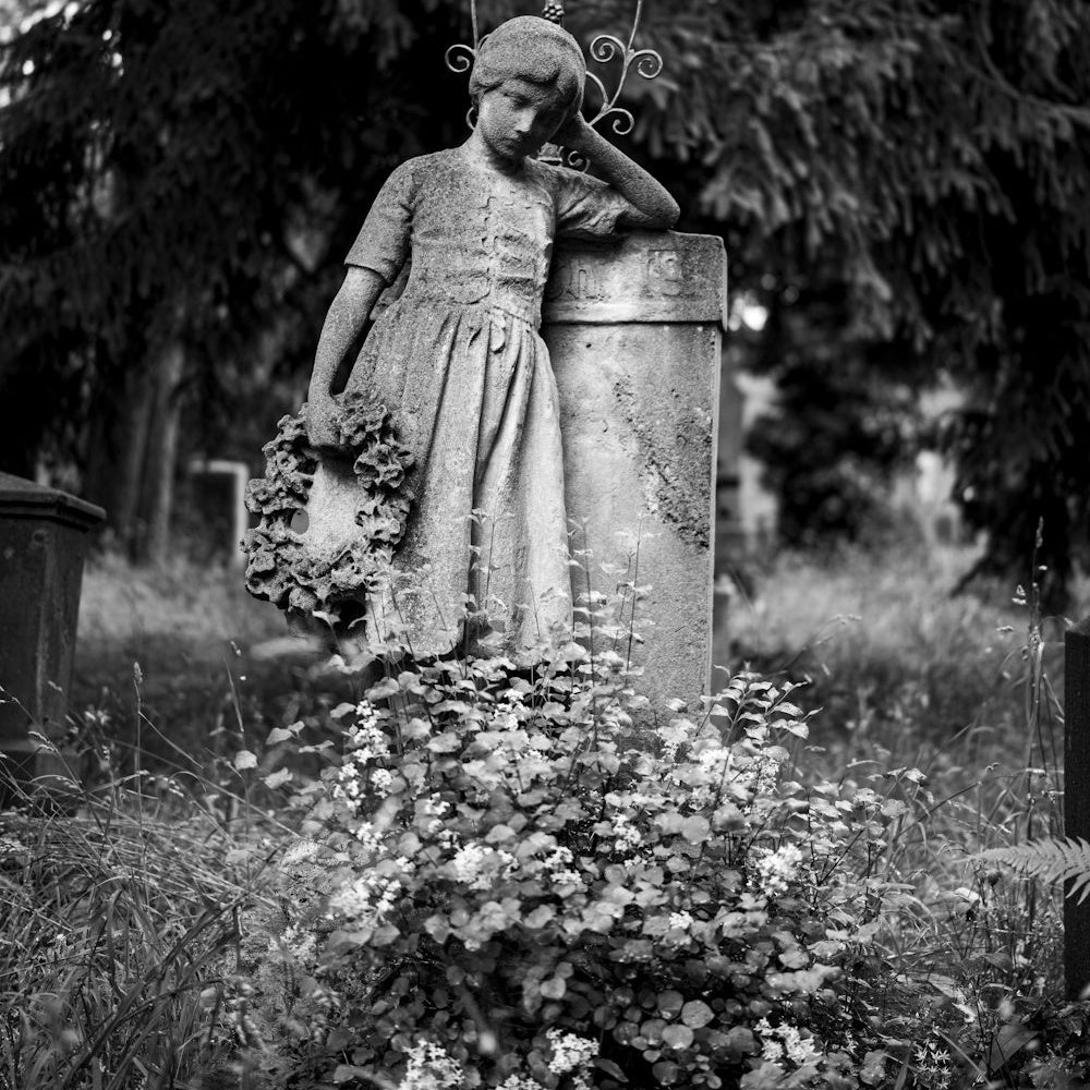 Memento Mori Candle | Blackberry + Vanilla